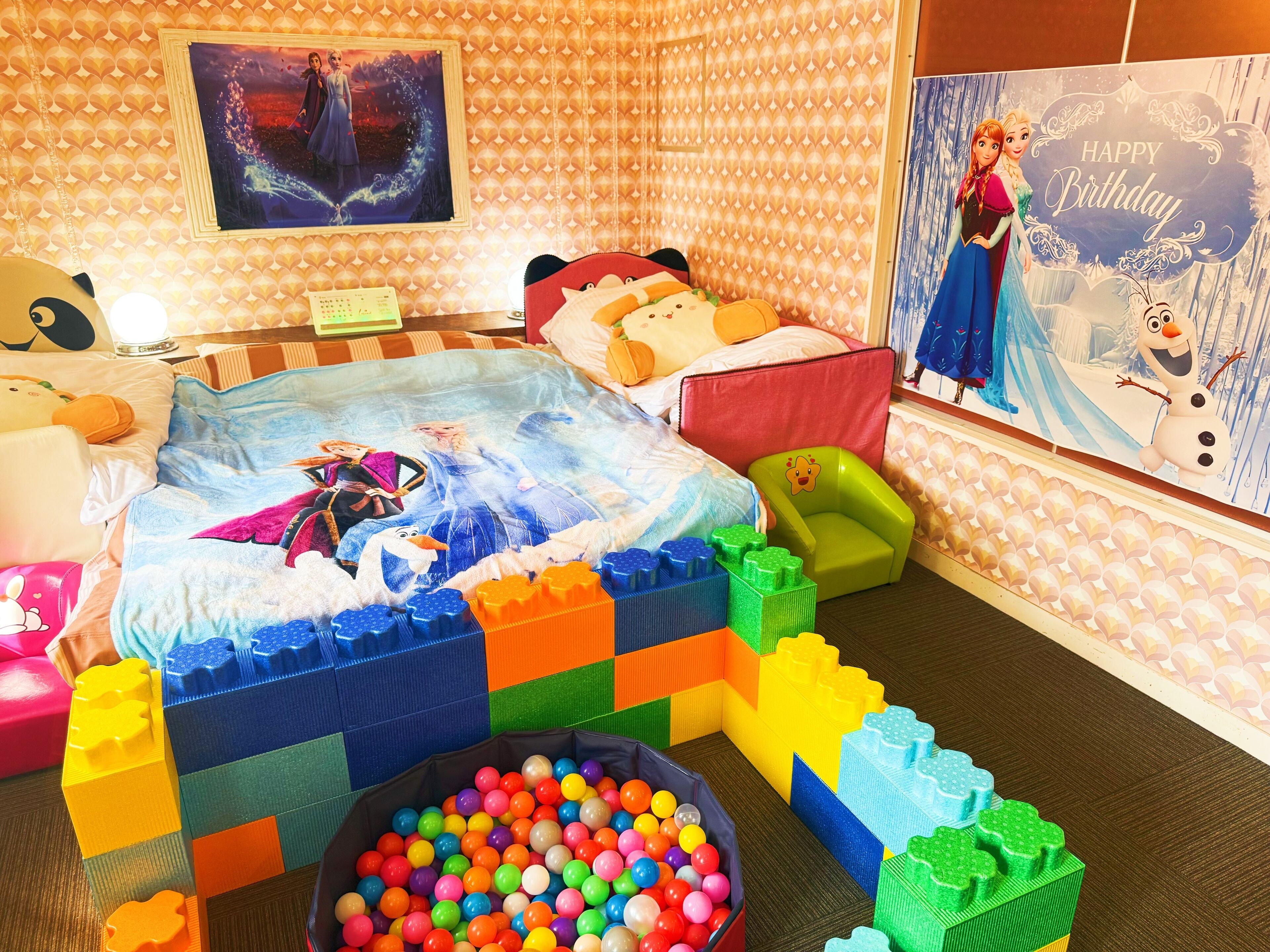 Down duvets, individually decorated, bed sheets