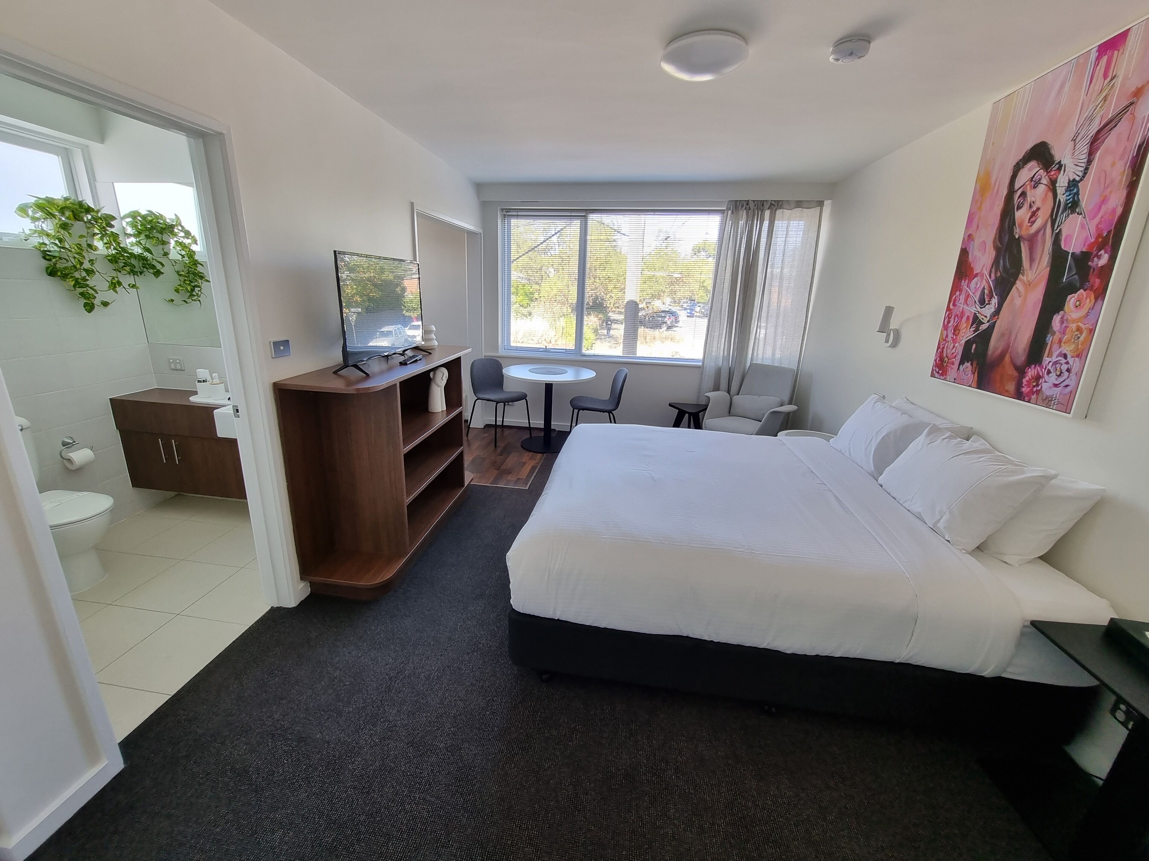 Value! Studio apartment in central St Kilda, WiFi, free parking