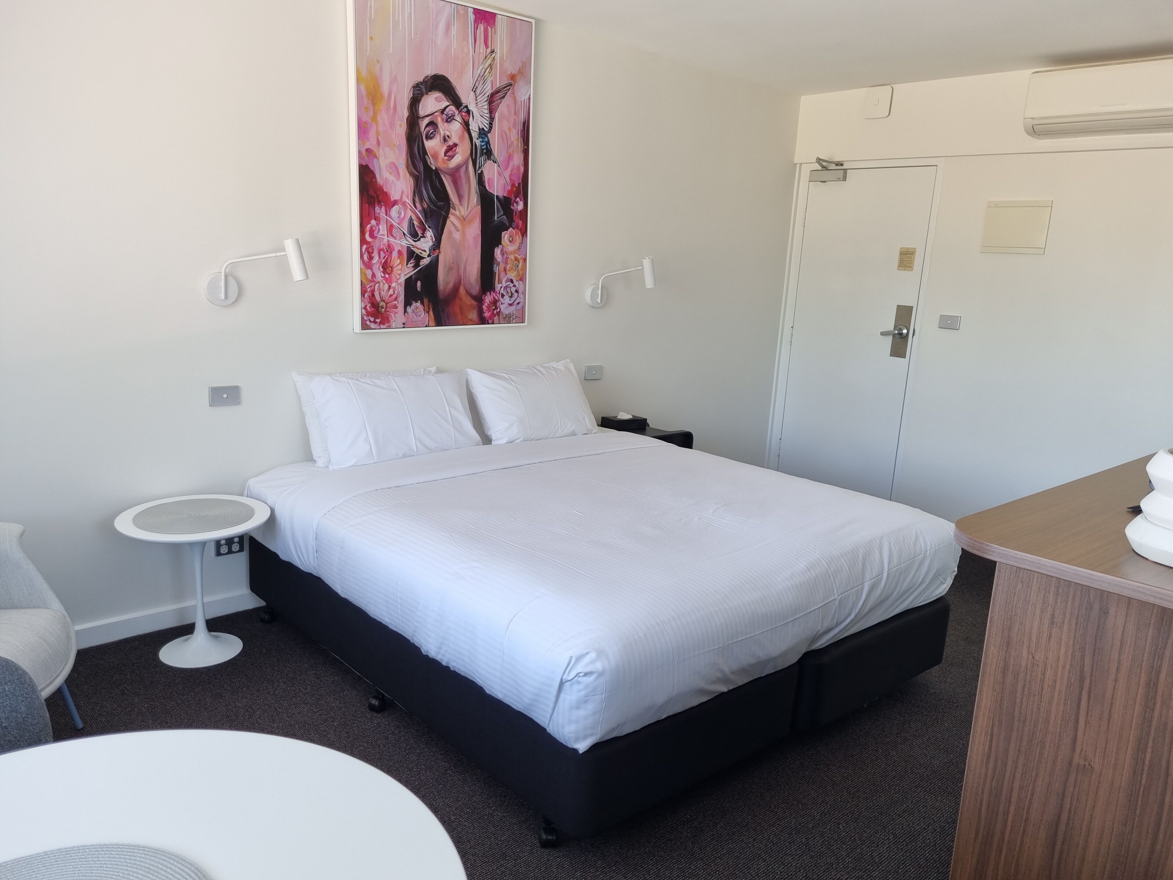 Value! Studio apartment in central St Kilda, WiFi, free parking