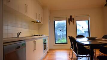 Basic Townhome | Private kitchen
