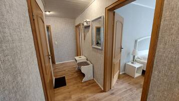 2 Schlafzimmer, Bügeleisen/Bügelbrett, Reisekinderbett, kostenloses WLAN