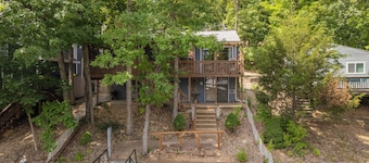 Loto Breeze - Lakefront house in protected cove!