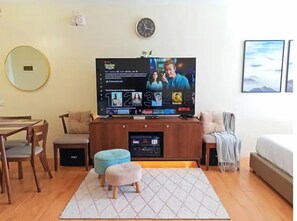 1 bedroom, iron/ironing board, free WiFi, bed sheets - Cozy, Stylish, Resort-like Suite Near Samal Island! (Davao City)