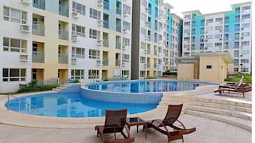 Kolam renang outdoor