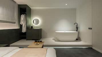 SPA Room | Down comforters, desk, laptop workspace, free WiFi