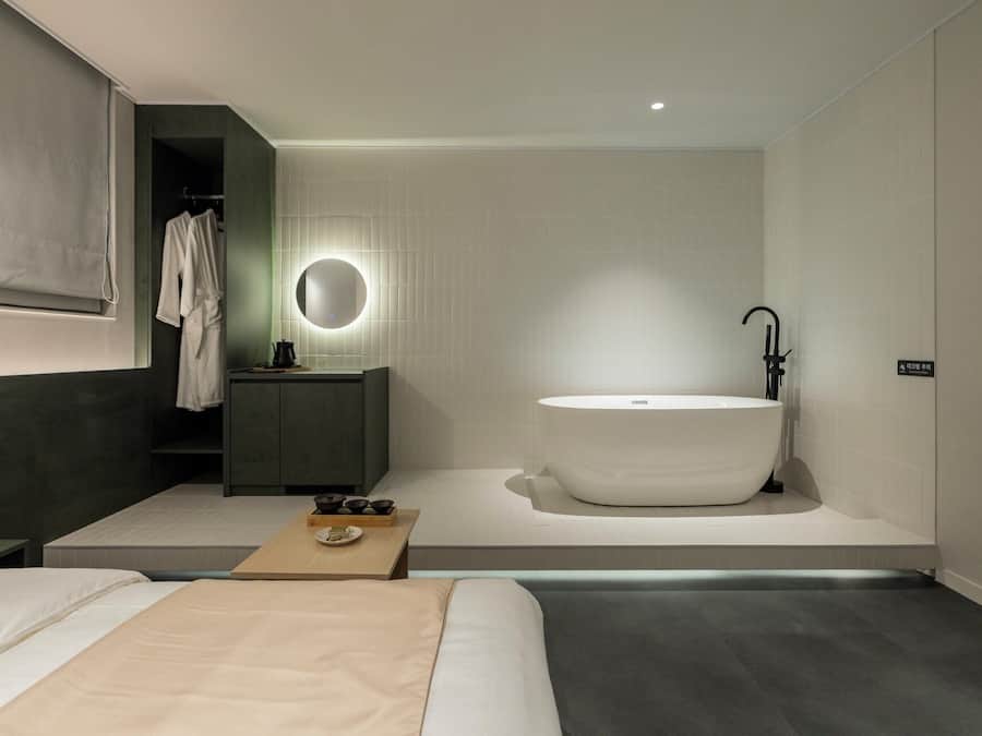 SPA Room | Down comforters, desk, laptop workspace, free WiFi