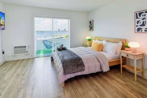 1 bedroom, iron/ironing board, WiFi, bed sheets - Free Parking | Comfortable Condo | Prime Location (North Bay Village)