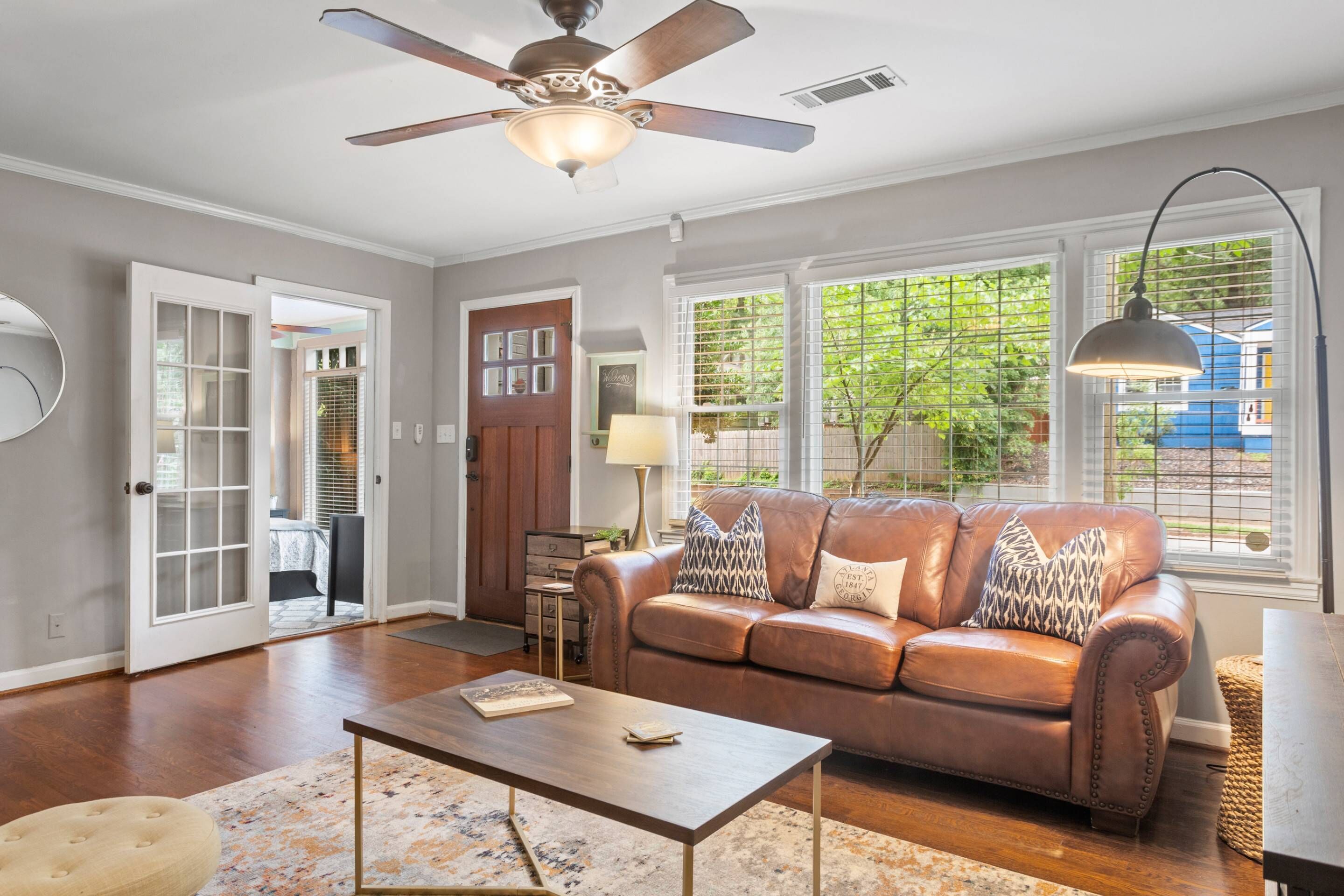 Visit Atlanta Zoo in Historic Grant Park walkable to the Belt-line with Food,Drinks & entertainment