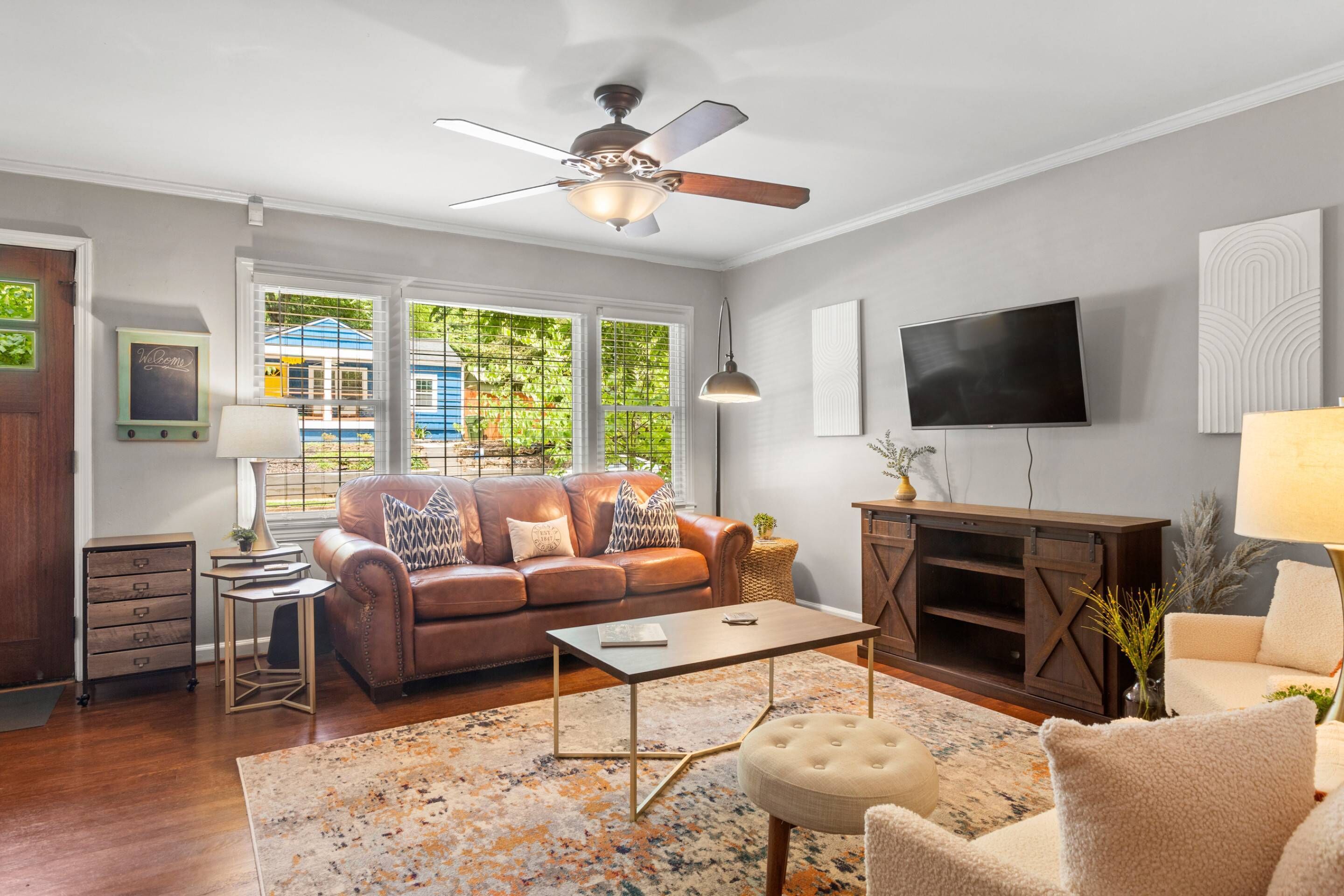 Visit Atlanta Zoo in Historic Grant Park walkable to the Belt-line with Food,Drinks & entertainment