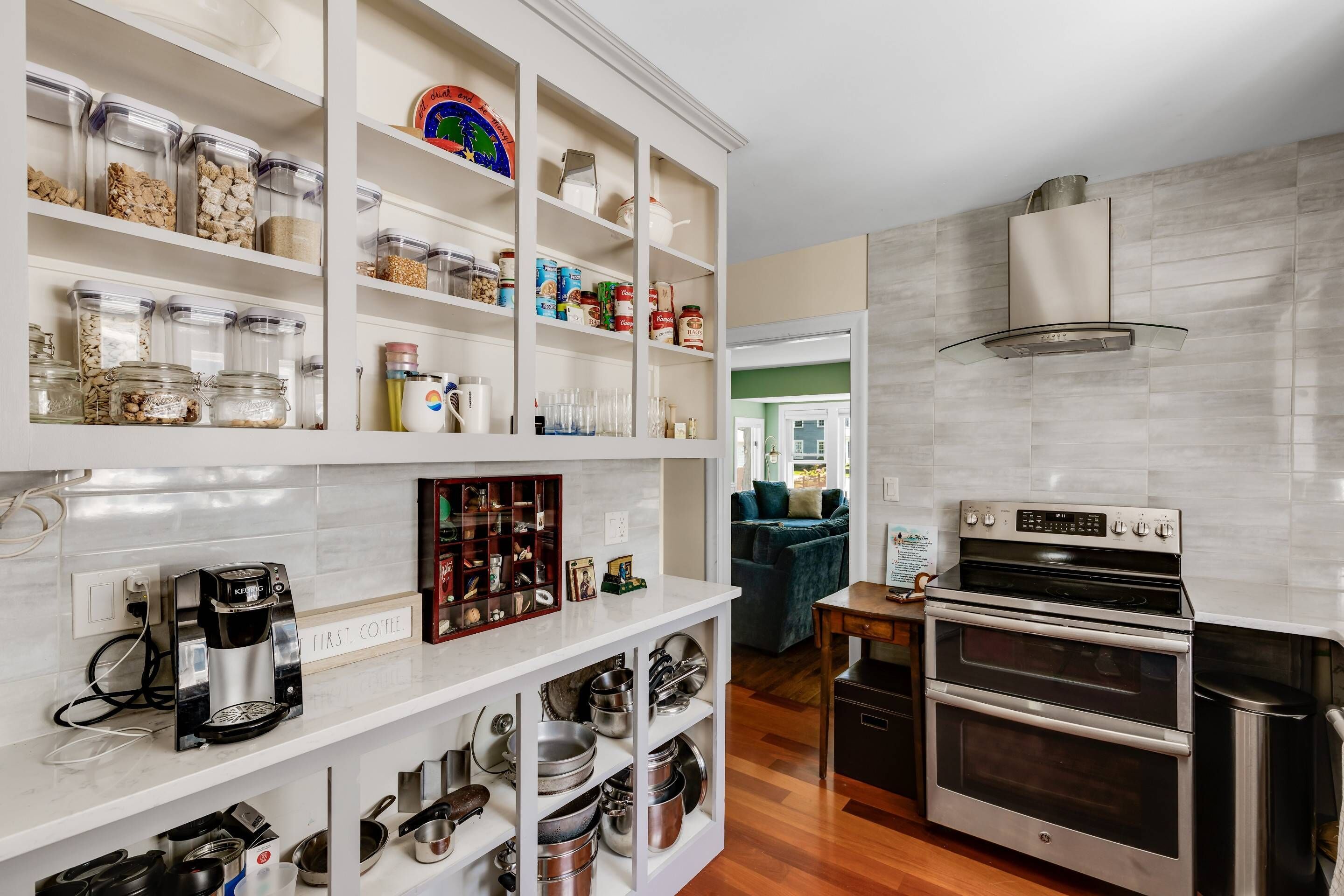 Sailors Rest: Fabulous Yard, Near Beach, Town, & Bike Trail, Superbox & Smart TV, Fast WiFi