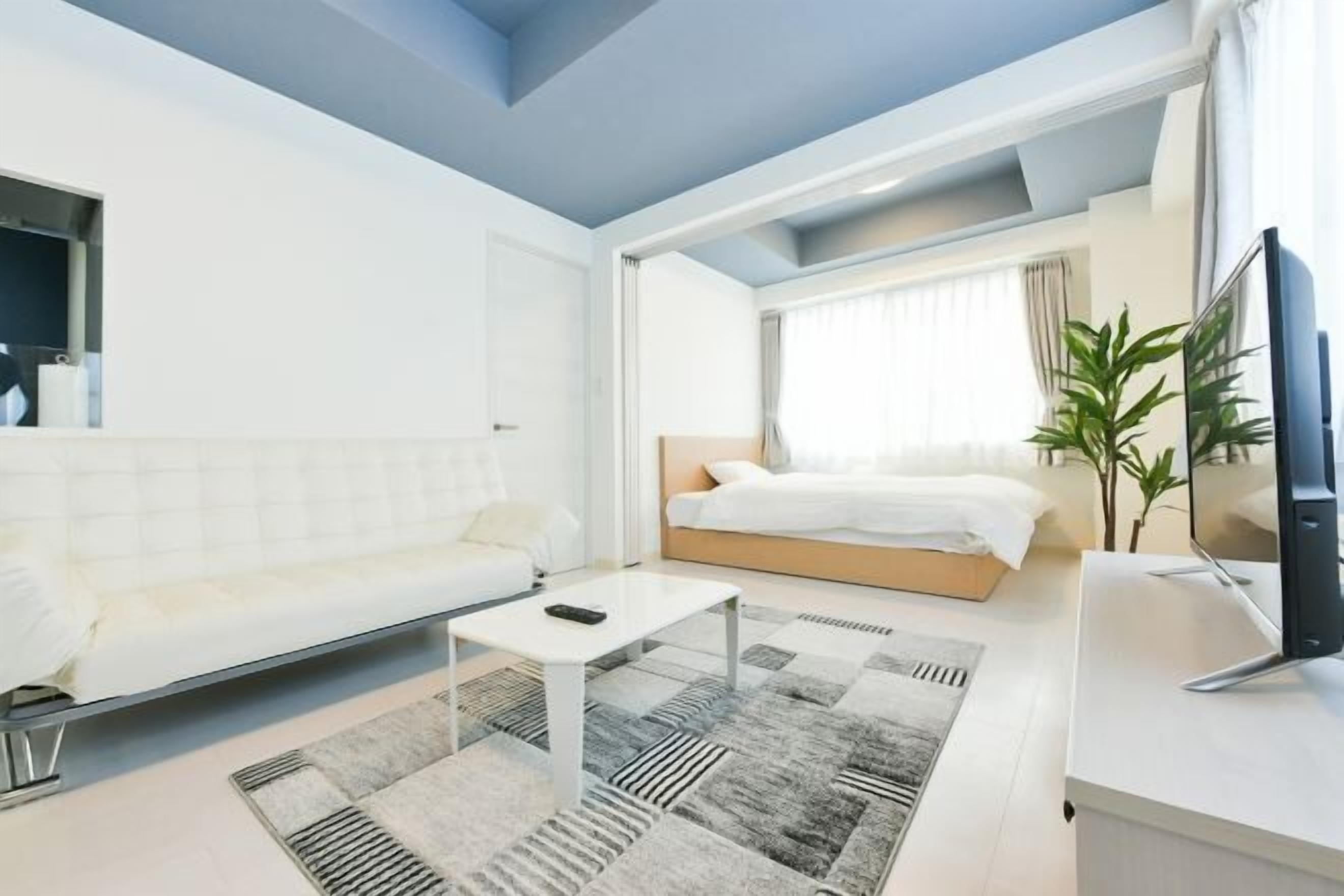 高級寢具、熨斗/熨衣板、免費無線上網、床單