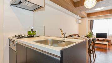 Căn hộ dành cho gia đình | Bếp riêng | Tủ lạnh, lò vi sóng, bếp nấu, ấm điện