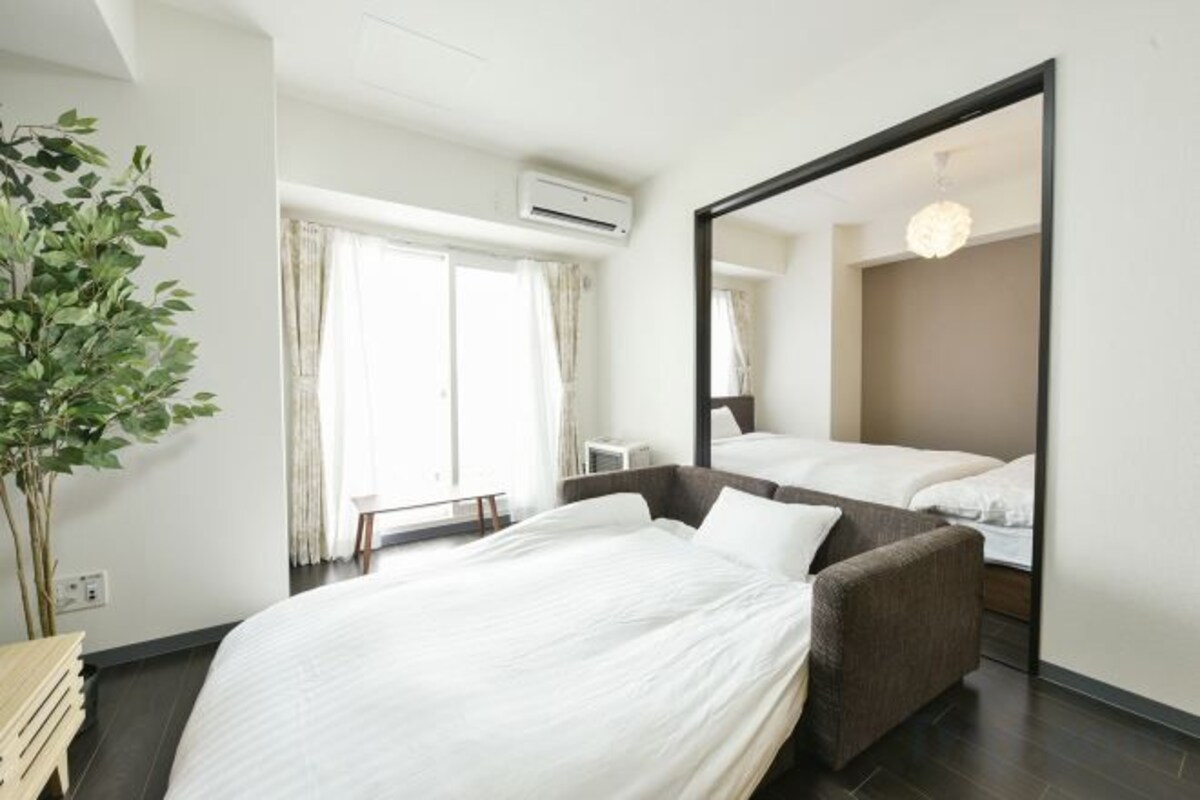 Iron/ironing board, WiFi (free), bed sheets