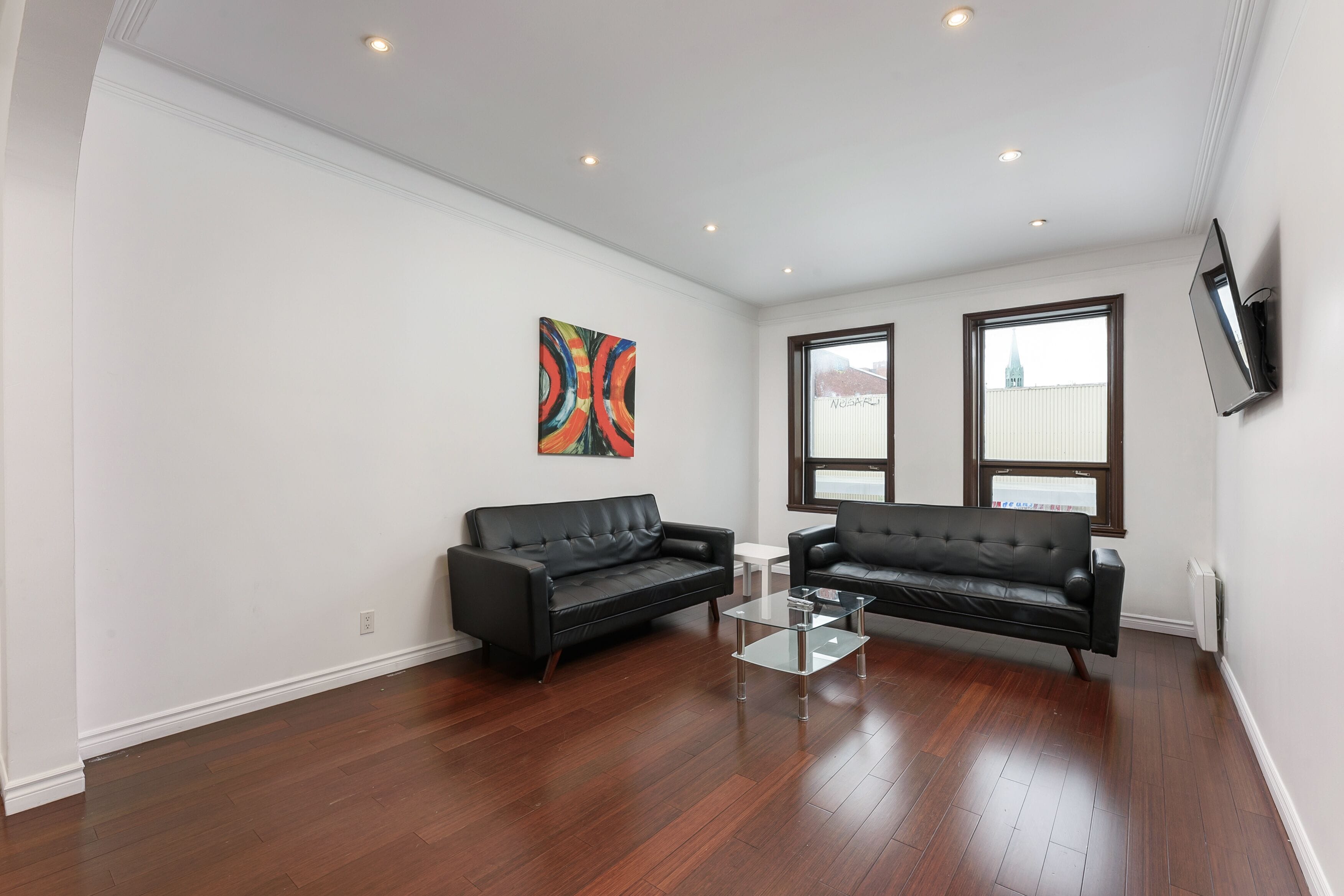 Spacious Loft with Parking ($12/day)