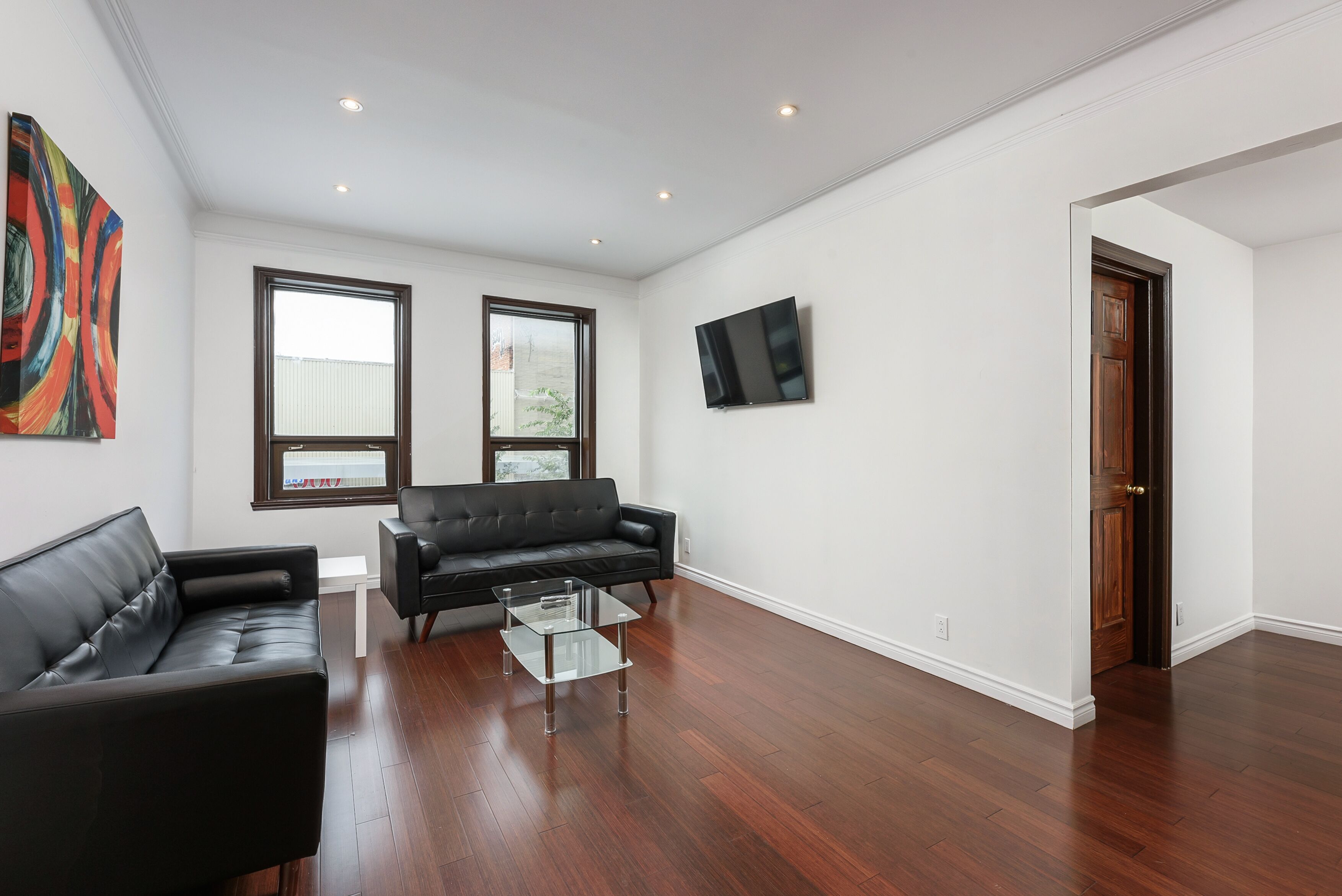 Spacious Loft with Parking ($12/day)