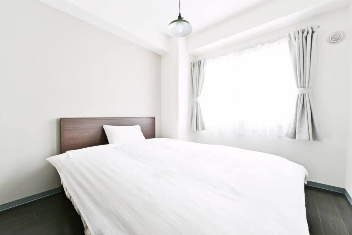 2 quartos, individualmente decorados, individualmente mobiliados