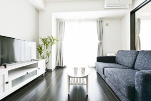 高级房 | 起居区 | 液晶电视