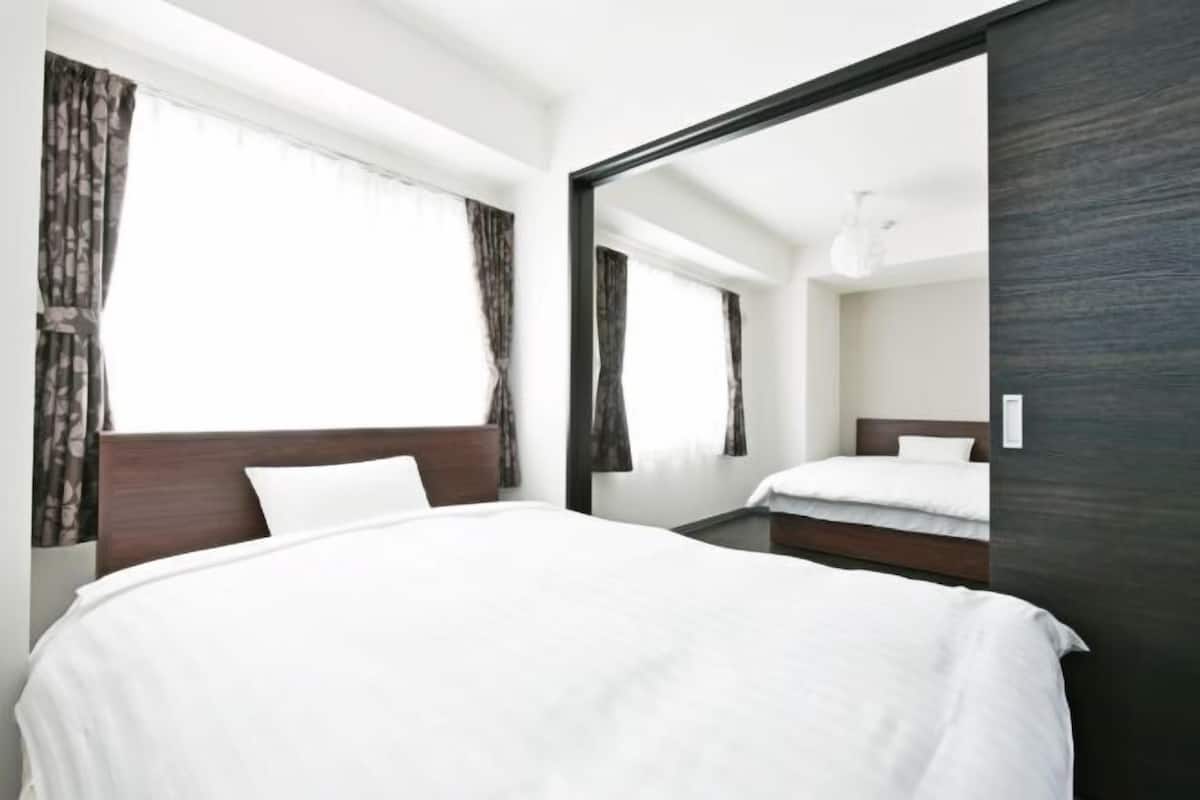 2 quartos, individualmente decorados, individualmente mobiliados