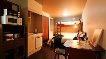 Iron/ironing board, free WiFi, bed sheets