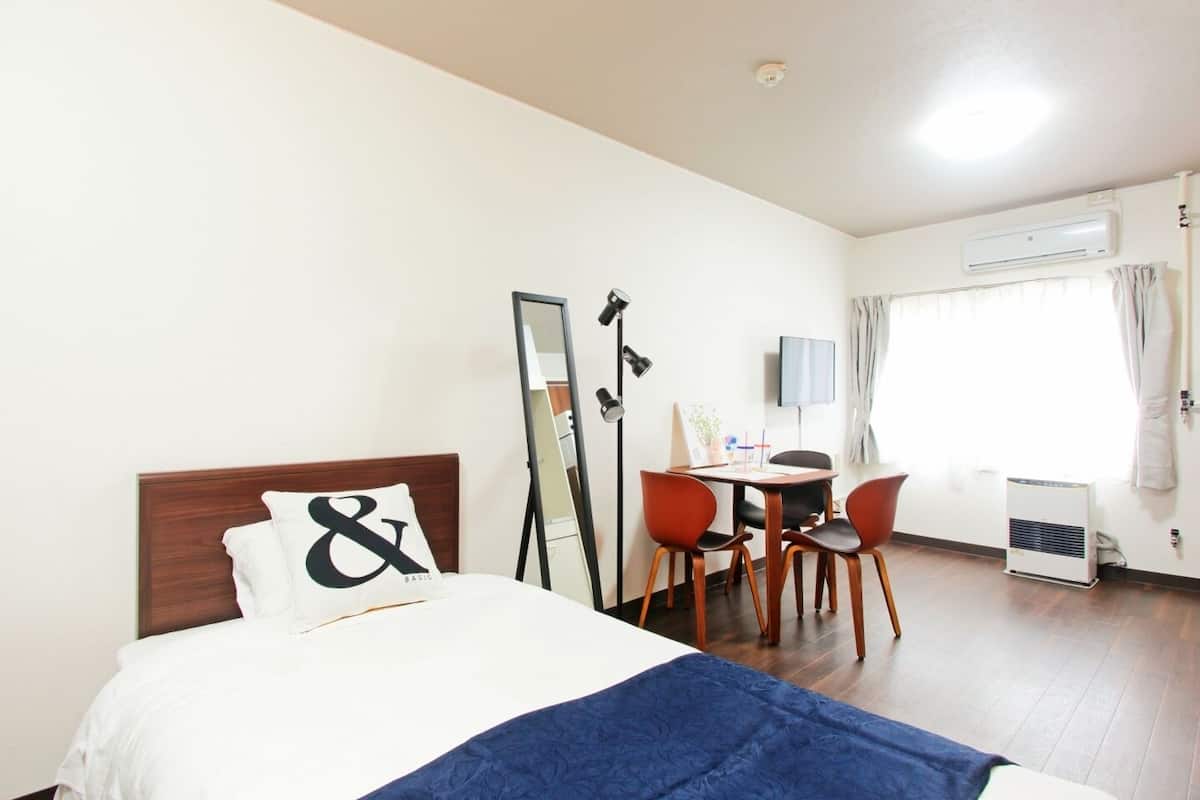 Family Single Room | Iron/ironing board, free WiFi, bed sheets