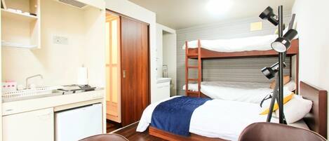 Family Single Room | Iron/ironing board, free WiFi, bed sheets