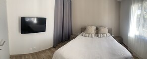 3 bedrooms, free WiFi, bed sheets - Villa with private pool, close to all amenities and beaches (Puget-sur-Argens)