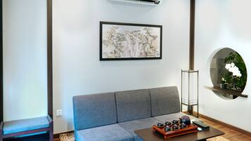 Family Suite | 3 bedrooms, minibar, free WiFi, bed sheets