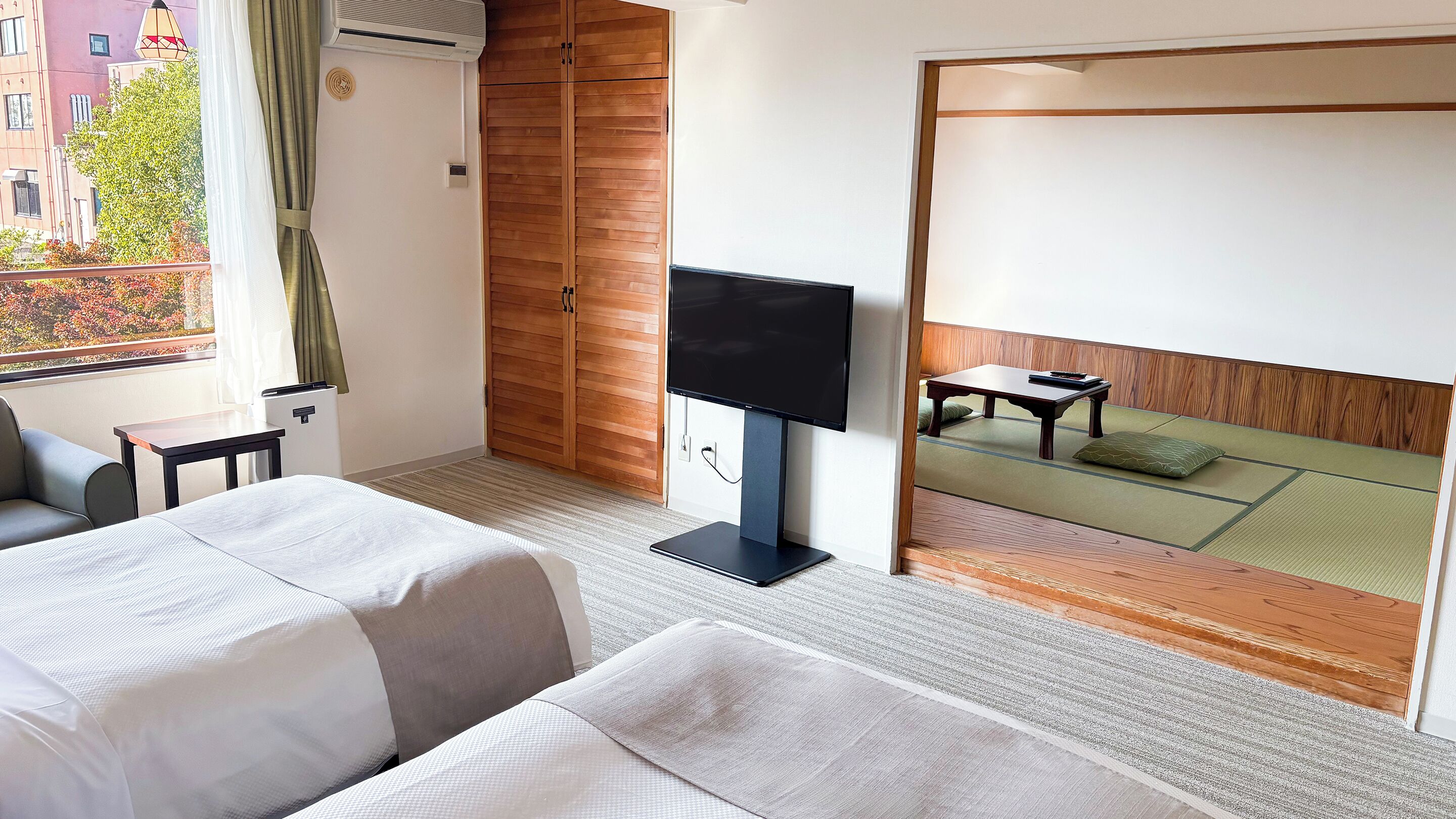 Economy Japanese-Western-Style-Room with 6 Tatami mats - Shared Bathroom - Non-Smoking | Bed sheets