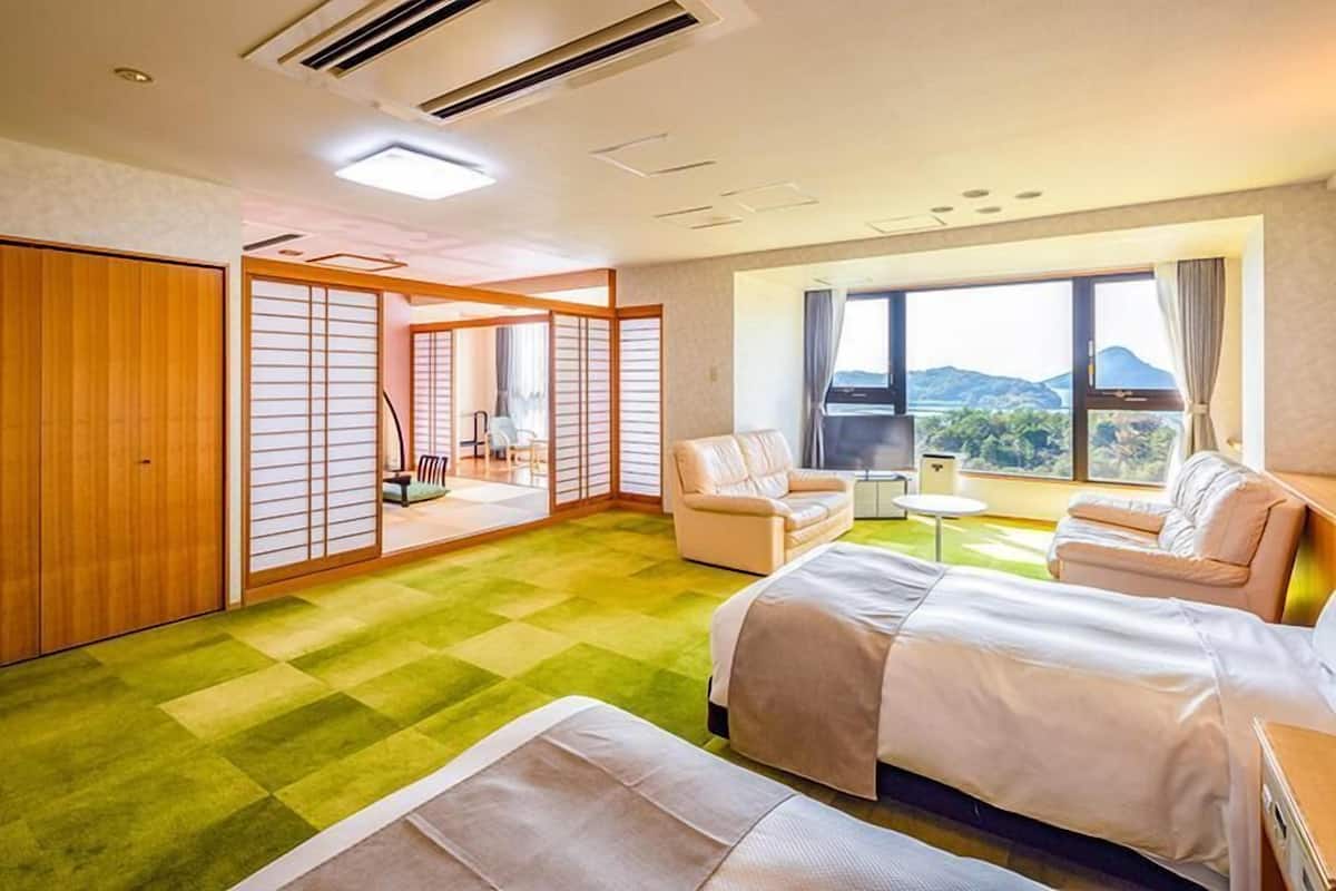 Superior Japanese-Western-Style-Room with 8 Tatami mats(Sea Side) - Indoor Bath - Non-Smoking | 1 bedroom, bed sheets