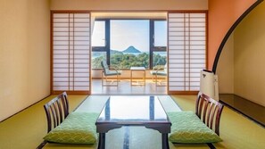 Superior Japanese-Style Room with 8 Tatami Mats (Ocean view) - Non-Smoking | Bed sheets - Ooedo Onsen Monogatari Amakusa Hotel Kameya (Kamiamakusa)