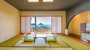 Superior Japanese-Style Room with 12 Tatami Mats (Ocean view) - Indoor Bath - Non-Smoking