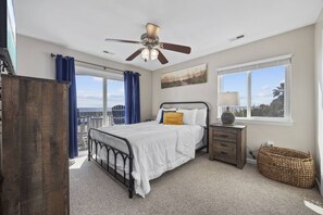 2 bedrooms, internet, bed sheets - 2BR Condo with Beach Right Off Your Balcony! LH4 (Surfside Beach)