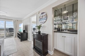 Interior - *25% Off New 2025 Stays & 10% Off 2026 with Code* (Surfside Beach)