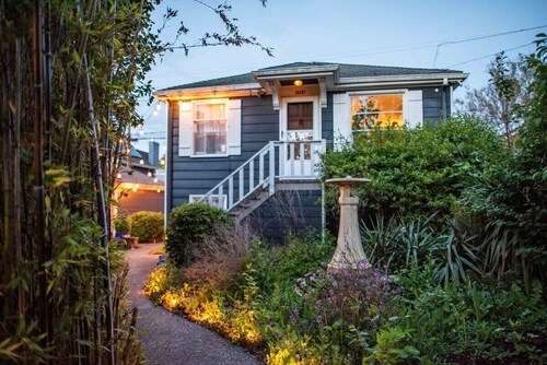 Private, Quiet 2BD 1BA Queen Anne Guest Suite!