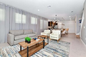 TV - luxury villa/free water park3865 (Davenport)