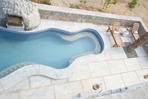 4 piscines extérieures