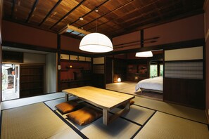 (AKANE) with cypress bath, for 4 people | Individually decorated, individually furnished, free WiFi, bed sheets
