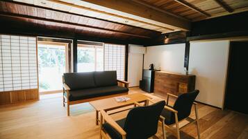 Decoración personalizada, muebles diferentes y wifi gratis