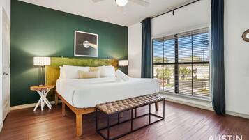 4 bedrooms, desk, iron/ironing board, free WiFi