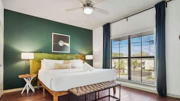 4 Schlafzimmer, Schreibtisch, Bügeleisen/Bügelbrett, kostenloses WLAN