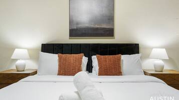 4 bedrooms, desk, iron/ironing board, WiFi (free)