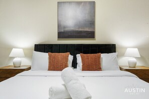 4 bedrooms, desk, iron/ironing board, free WiFi