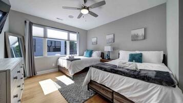 3 bedrooms, desk, iron/ironing board, WiFi