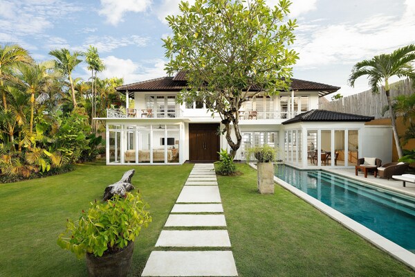Villa Swarna By Nakula - Seminyak