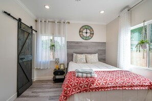 2 bedrooms, iron/ironing board, WiFi, bed sheets - GARDEN GROVE HOME, ENJOY EXTRA 10%  DICS FOR LONG STAY 31 + DAYS (Garden Grove)