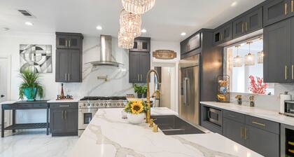 GARDEN GROVE HOME, ENJOY EXTRA 10% DICS FOR LONG STAY 31 + DAYS