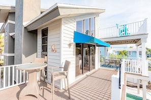 Outdoor dining - Jewel of the Isle - Pass-a-Grille Beach (St. Pete Beach)