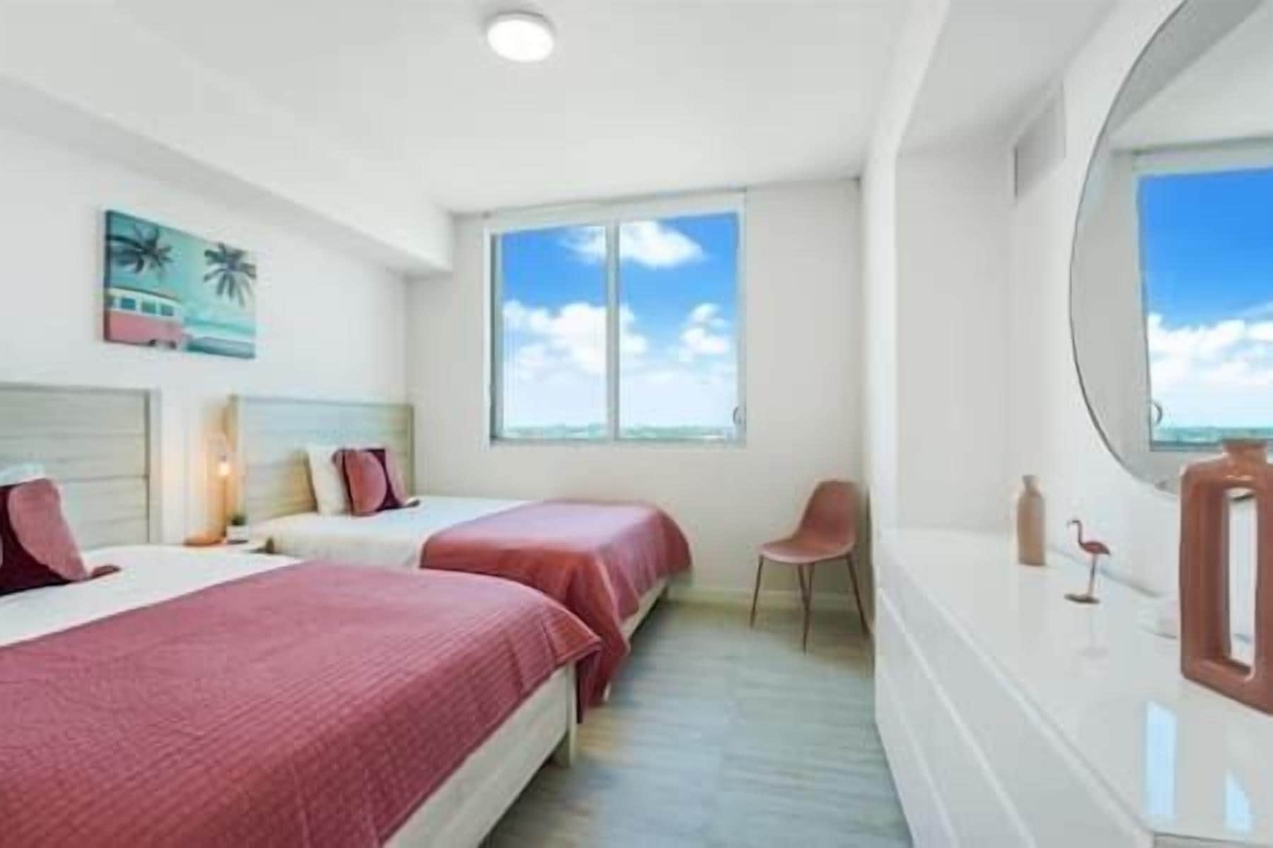 spacious Apt 2b free parking