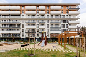 儿童活动区 - 室外