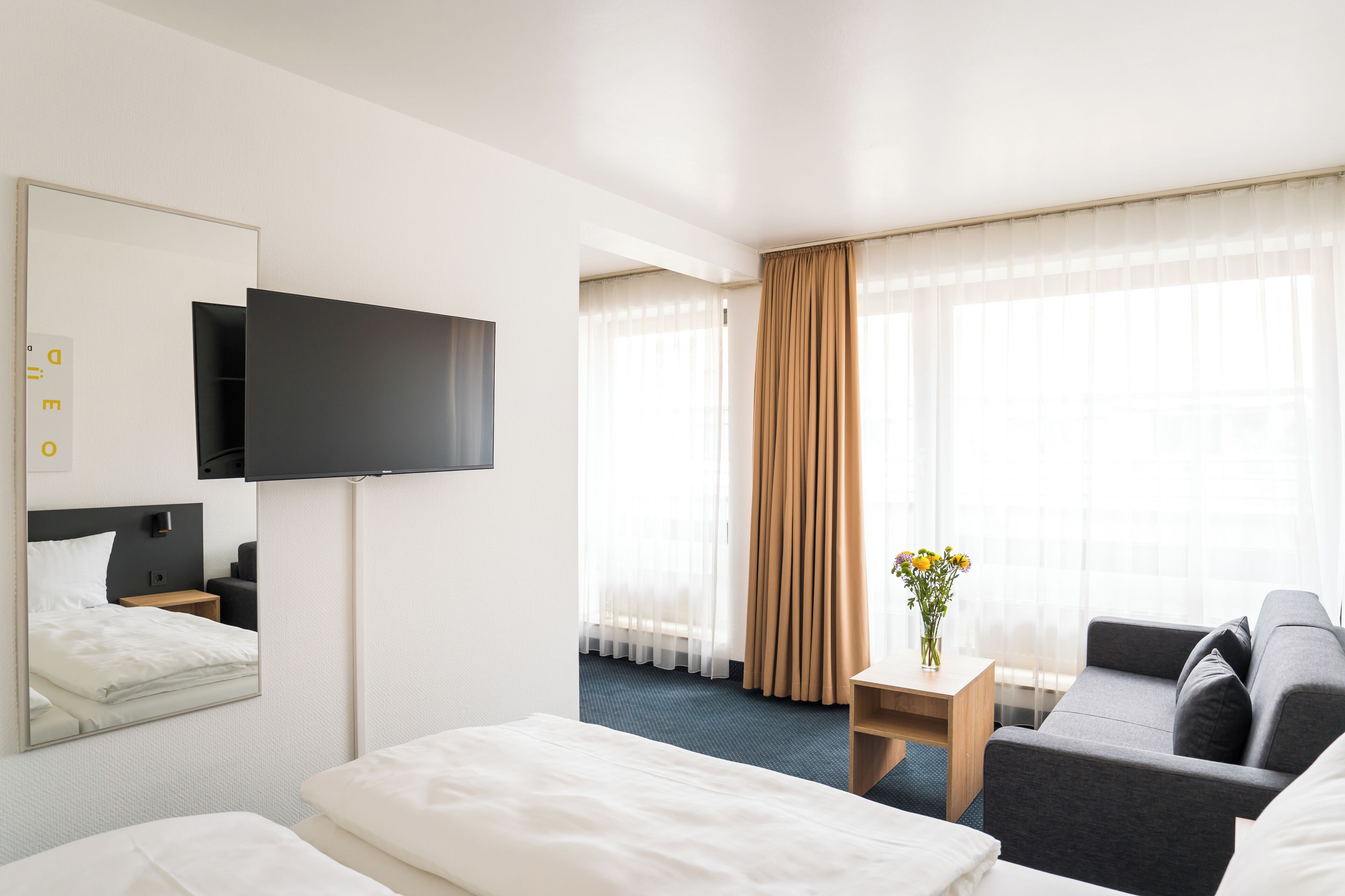 Bureau, chambres insonorisées, Wi-Fi gratuit, draps fournis